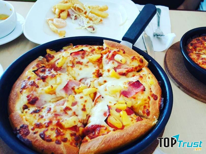 Pizza thơm ngon hấp dẫn