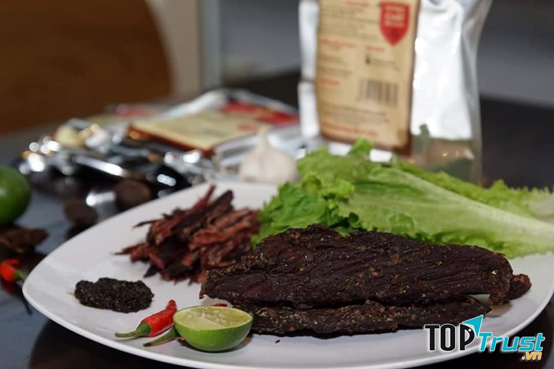 Thịt luôn đảm bảo độ sạch và ngon như tên gọi của quán