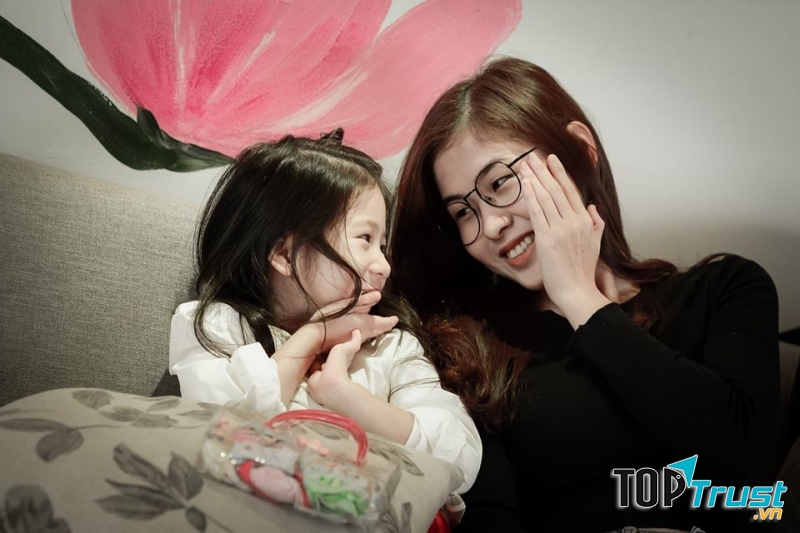 Minh Tuấn Photography sẽ góp phần tô vẽ cho câu chuyện của gia đình bạn trở vui vẻ, ấm áp và đặc biệt khó quên trong từng thước ảnh