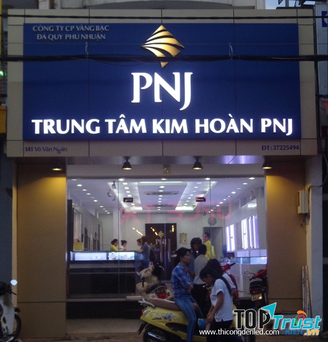 Trung tâm kim hoàn PNJ