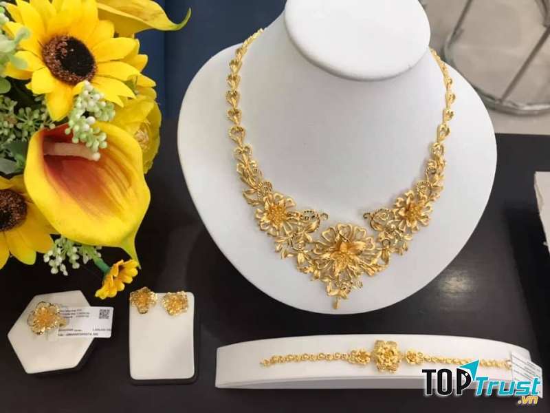 Trung tâm kim hoàn PNJ