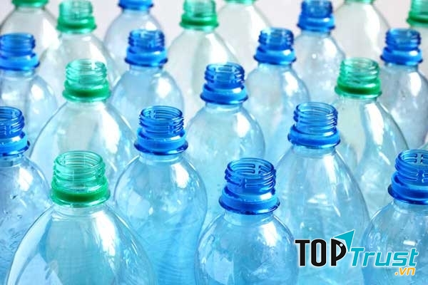 Chai làm từ nhựa PET