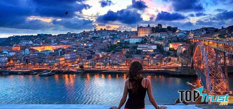 Thành phố Porto lung linh khi về chiều