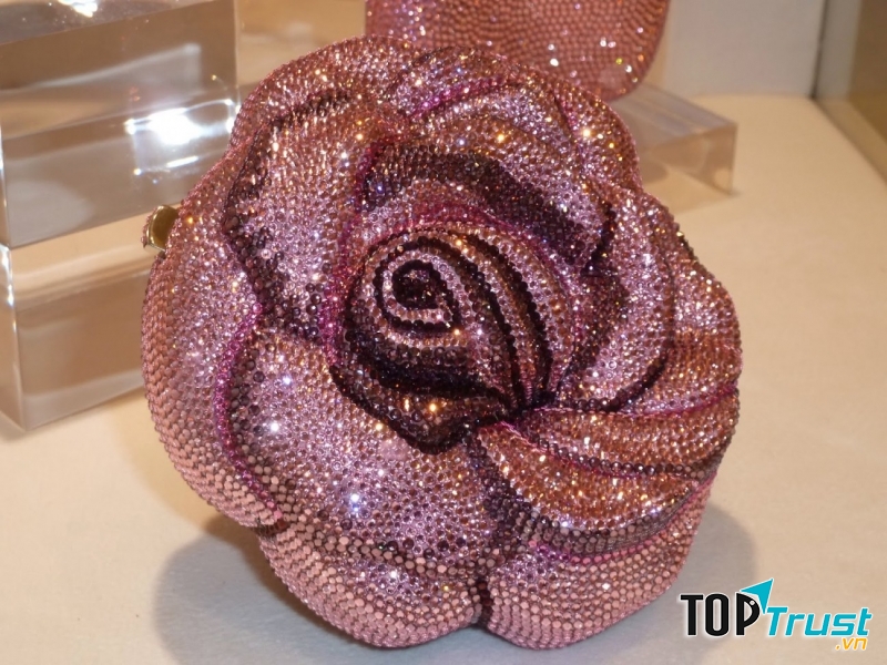 Chiếc túi Precious Rose Bag
