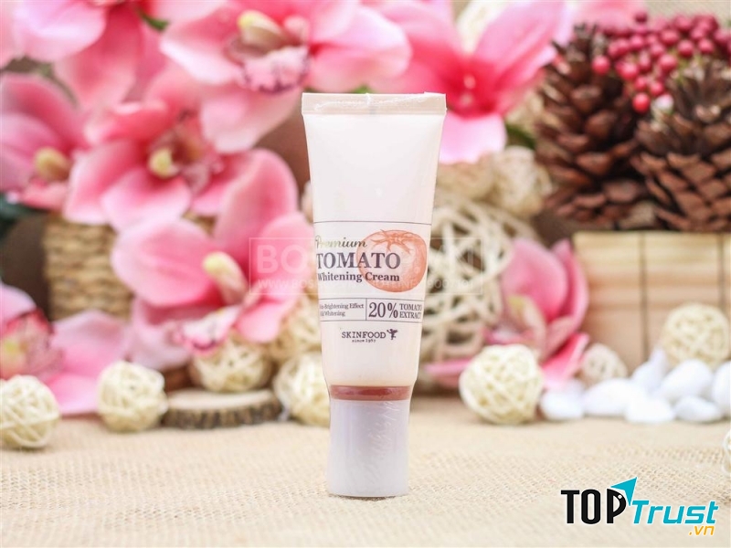 Premium Tomato Whitening Cream SKinfood với 20% thành phần là cà chua hữu cơ nguyên chất