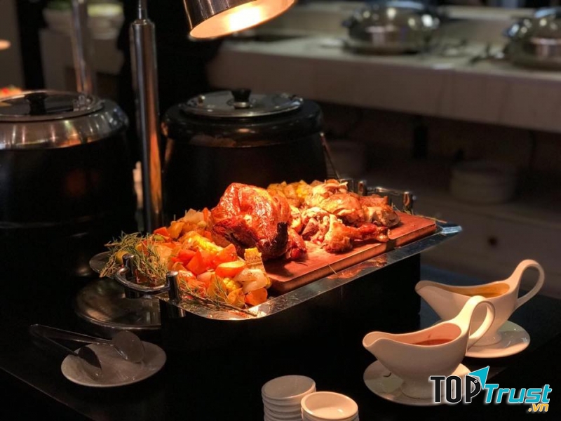 Món Âu hấp dẫn tại nhà hàng.