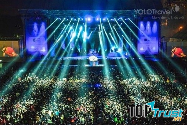 Przystanek Woodstock - một lễ hội âm nhạc ngoài trời nổi tiếng trên thế giới