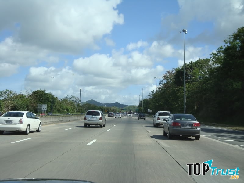 Cứ 1000 người Puerto Rico thì có đến 621 chiếc xe hơi