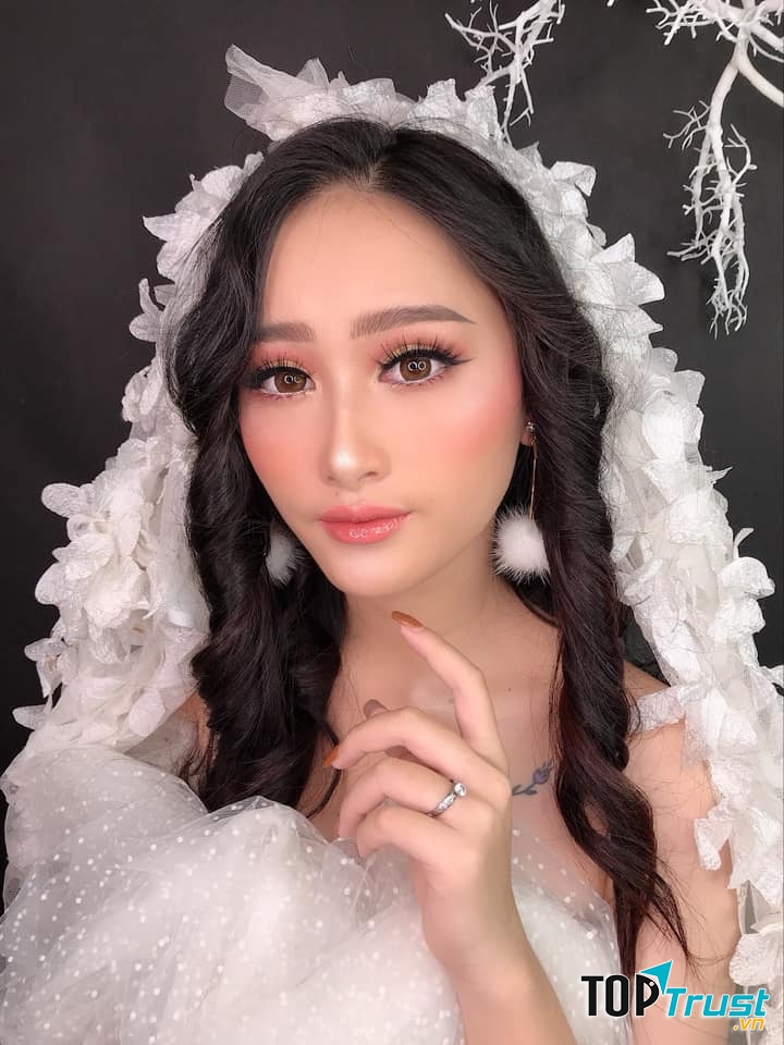 Py Ham Makeup & Studio