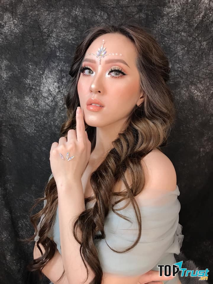 Py Ham Makeup & Studio