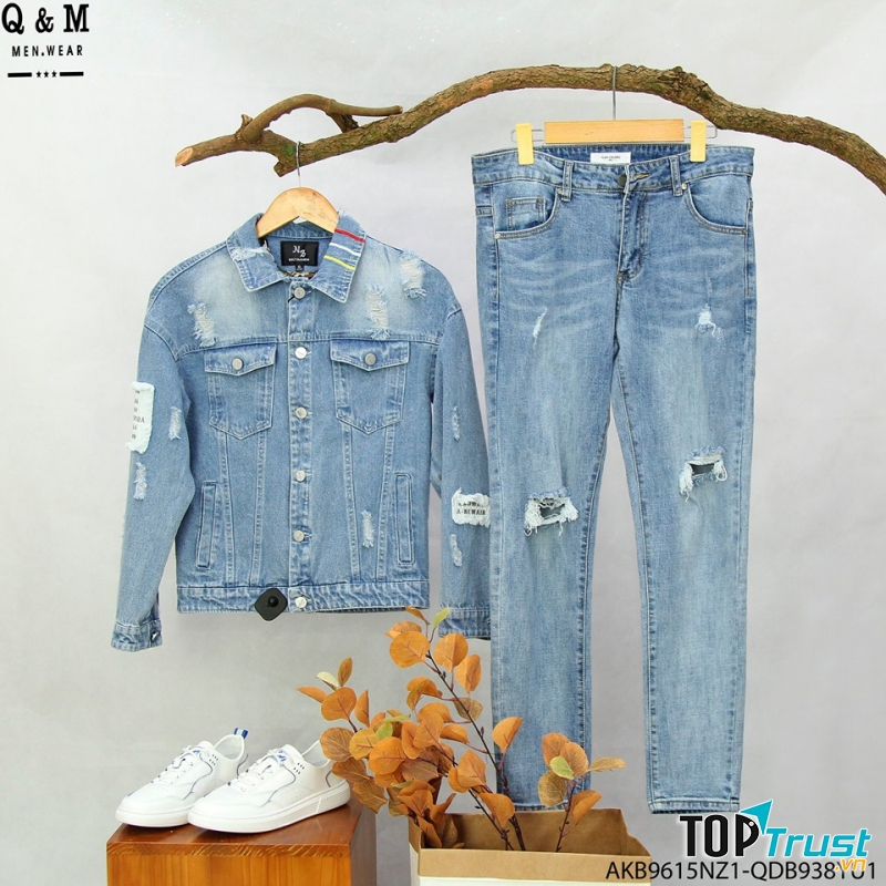 Shop bán rất đa dạng các sản phẩm như áo khoác jean, hoodie, quần jeans, áo nỉ, sơ mi...
