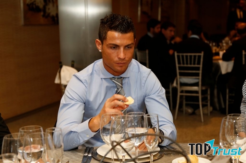 Ronaldo không bao giờ uống rượu vô bổ để duy trì phong độ đỉnh cao
