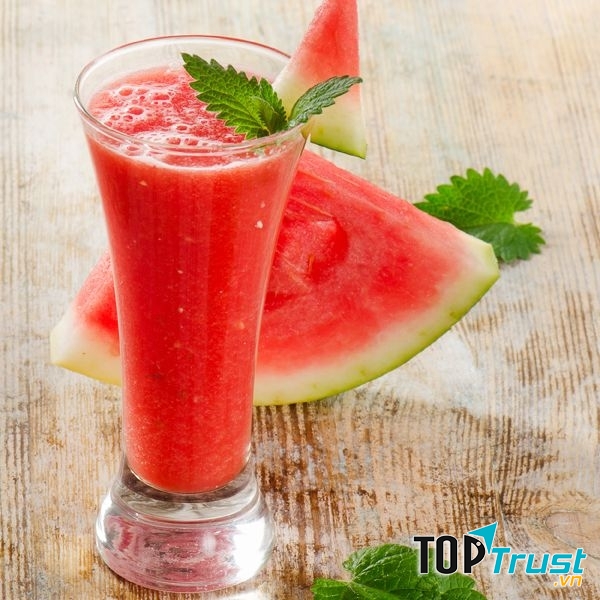Sinh tố dưa hấu thanh mát mùa hè.
