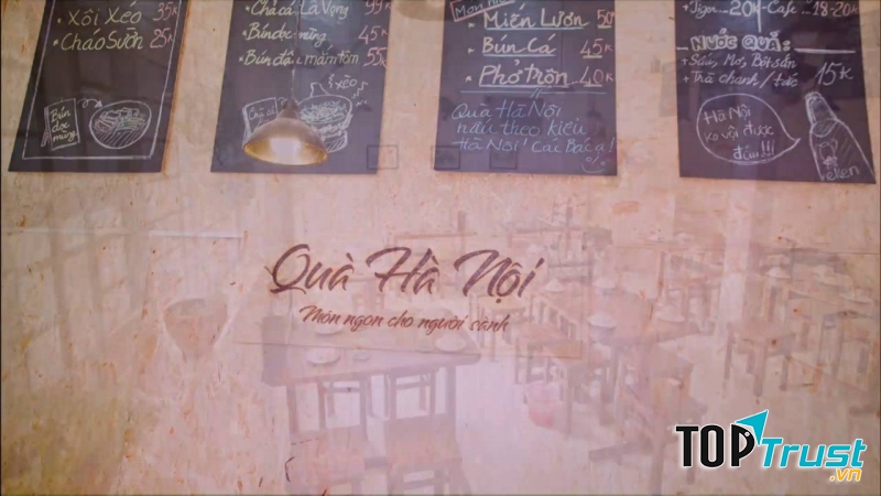 Quán còn có xôi xéo - món quà vặt đặc trưng của đất thủ đô, cũng là một lựa chọn thú vị đối với những ai yêu ẩm thực xứ Bắc.