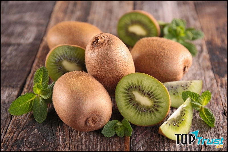 Chất xơ có trong quả kiwi giúp tránh bị dau tim