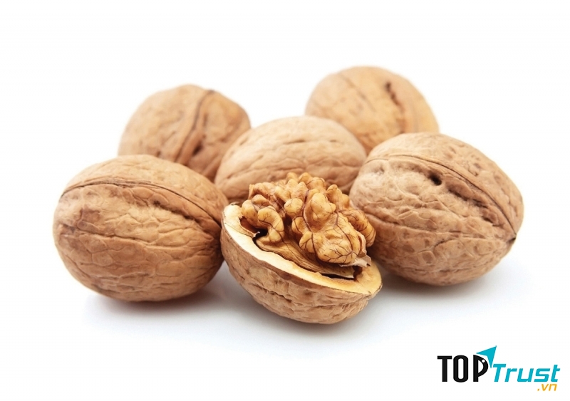 Trong quả óc chó có một lớn lượng vitamin E và Omega 3 giúp tăng cường trí nhớ, mắt sáng và căng mịn da.
