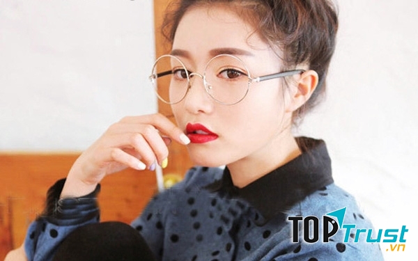 Quá phụ thuộc vào kính sẽ làm mắt bị dại hơn