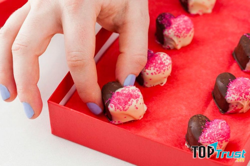 Một hộp socola do chính tay bạn làm sẽ làm trái tim đối phương tan chảy