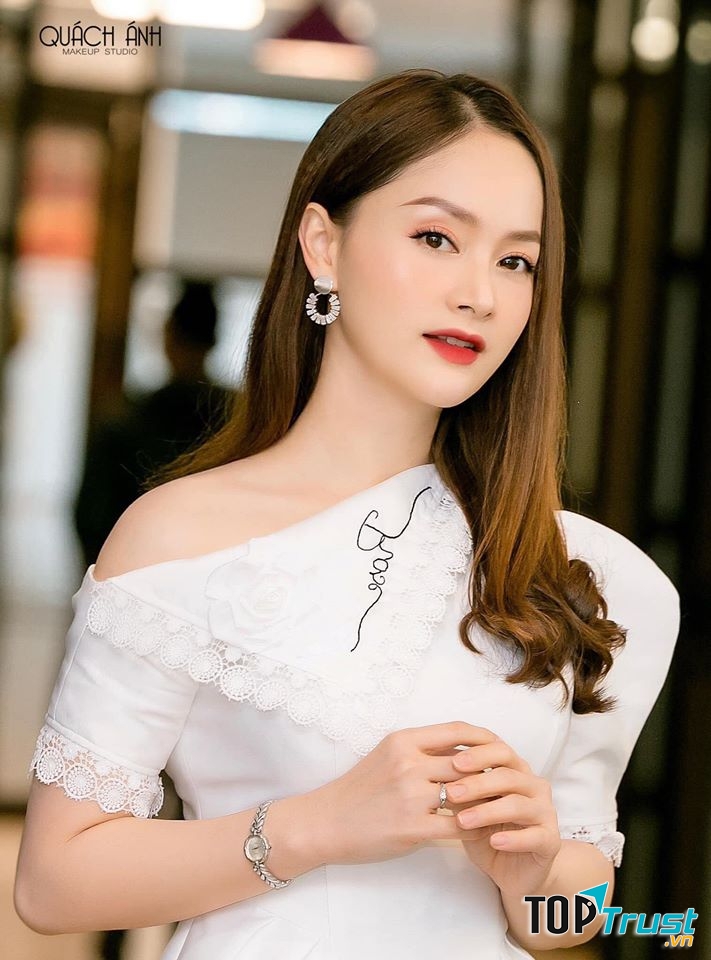 Quách Ánh Makeup Studio