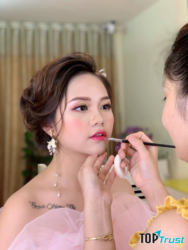 Quách Trí Makeup Artist