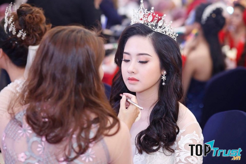 Quách Trí Makeup Artist