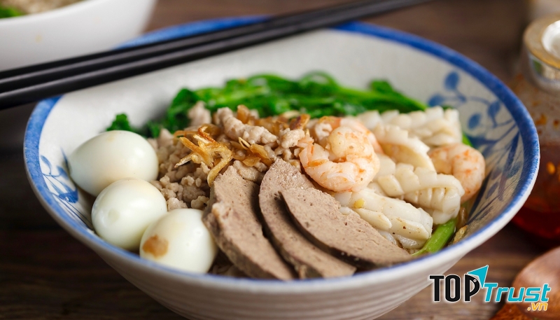 Hủ tiếu mực