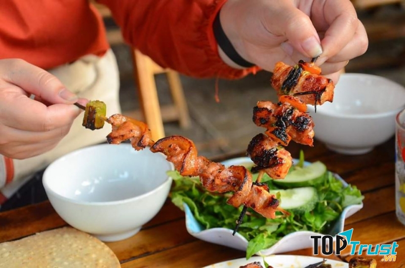 Quán 2 AE Nướng và Lẩu