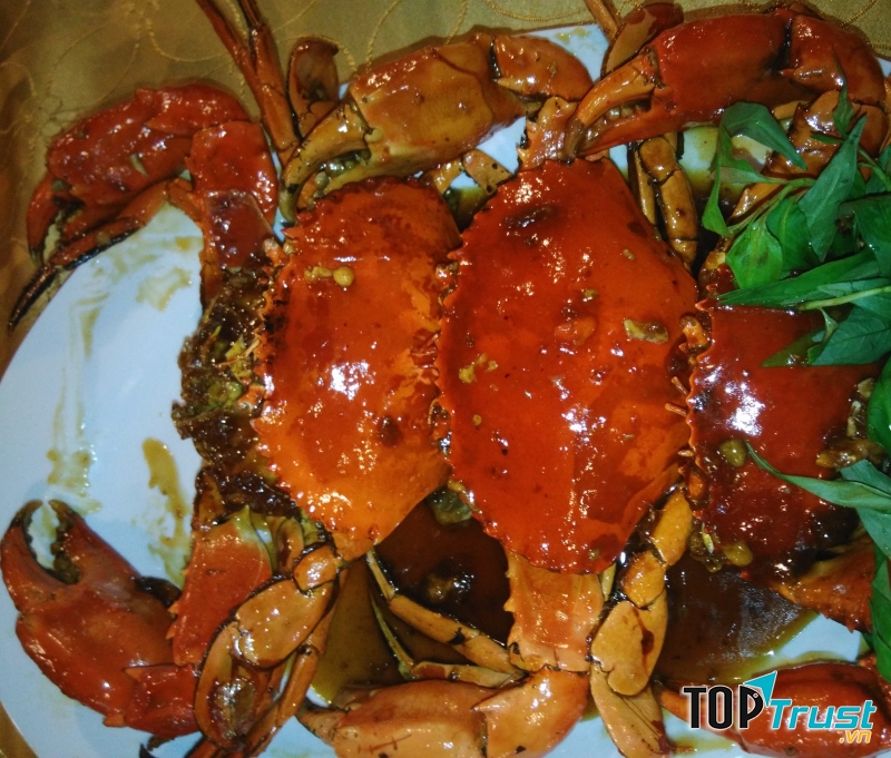 Món cua rang me tại Quán ăn cua Ven Sông