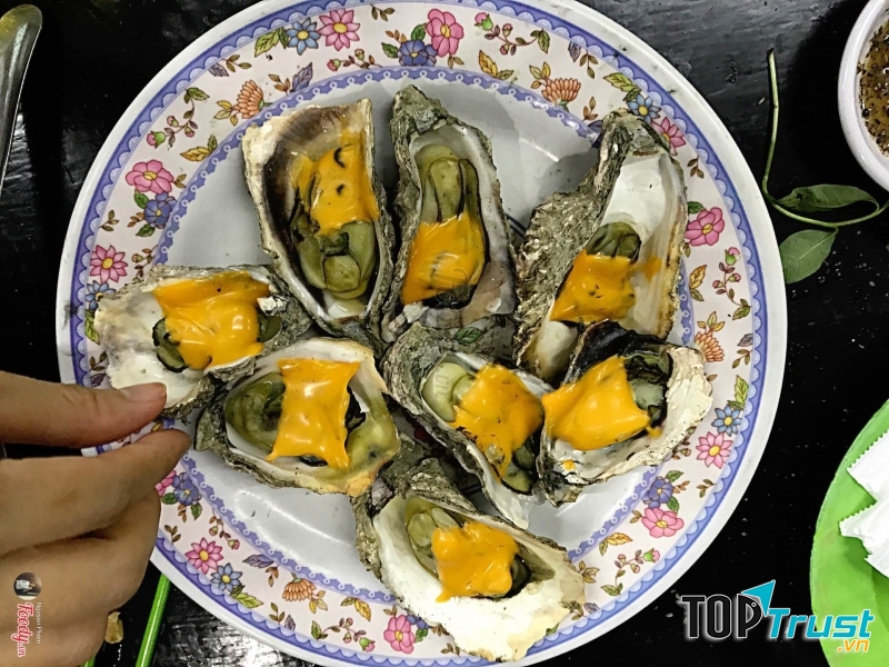 Menu của quán Ốc và Hải sản Long Vũ rất nhiều món đa dạng tha hồ lựa chọn