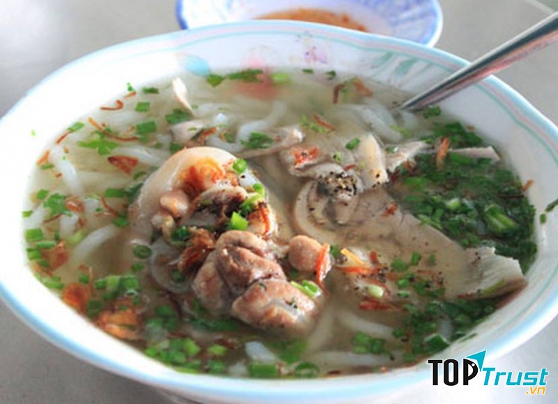 Bánh Canh & Nui - Trần Nhật Duật