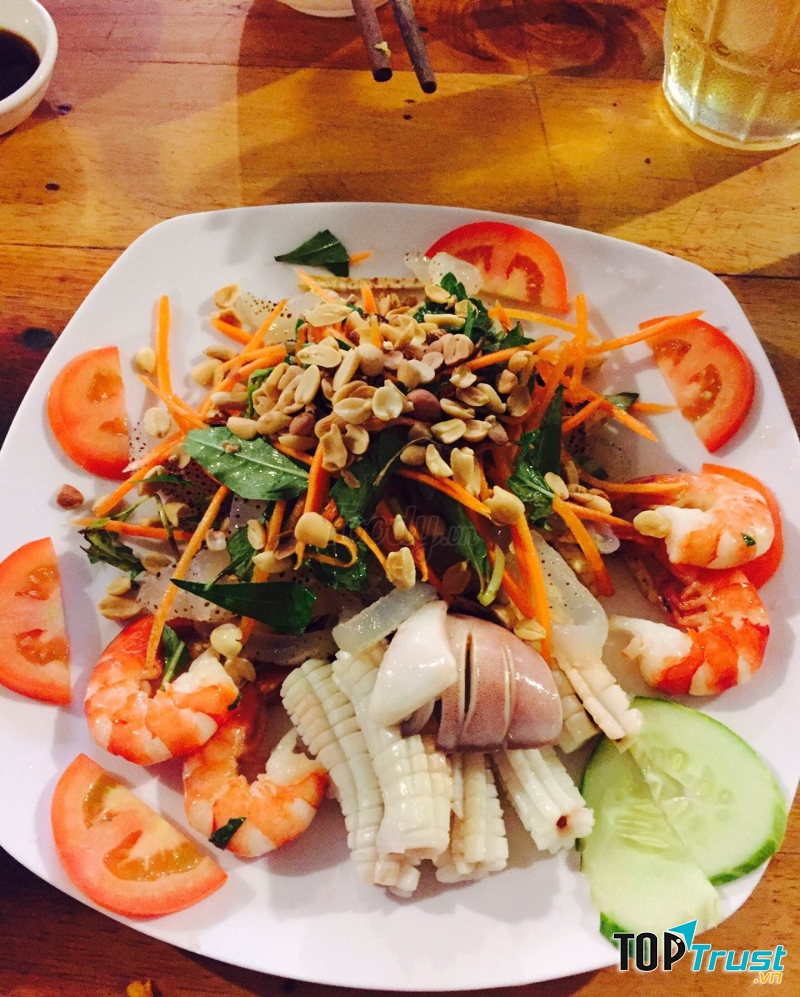 Món gỏi thơm ngon tại Pallet