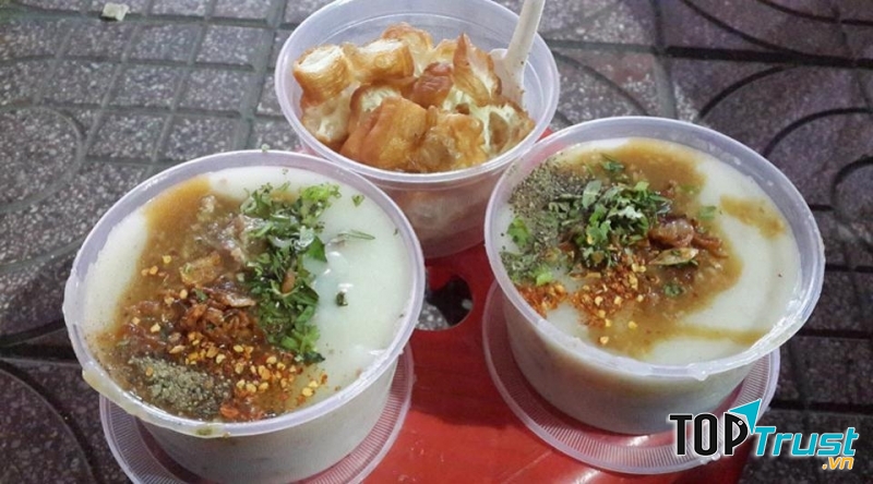 1 bát cháo ông Tạ bằng 2 bát cơm nhà đấy!