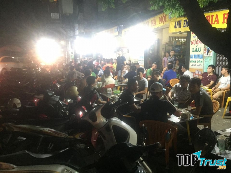 Quán Anh Em 140 Hồ Sen