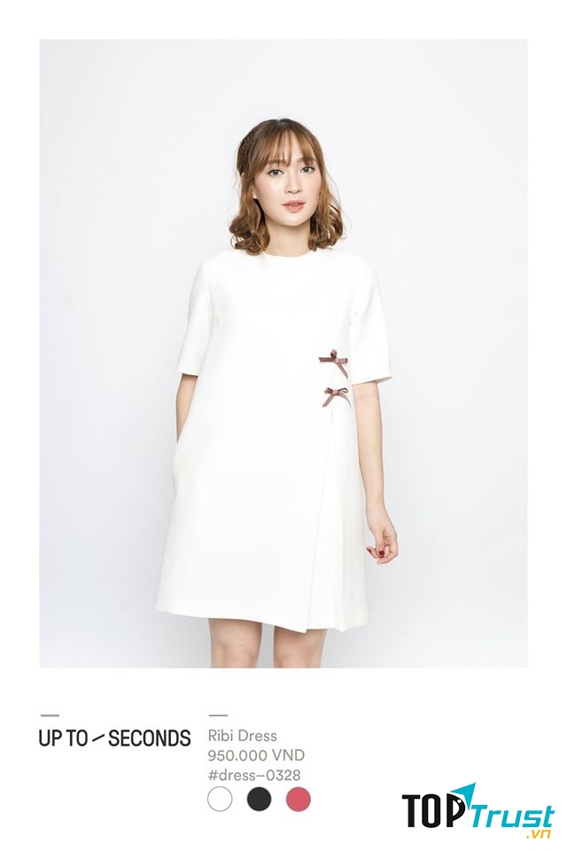 Không một người phụ nữ nào lại không muốn mình xinh đẹp. Vậy nên, trong ngày lễ tình yêu, bạn có thể chọn quà tặng Valentine cho vợ là bộ váy xinh đẹp.