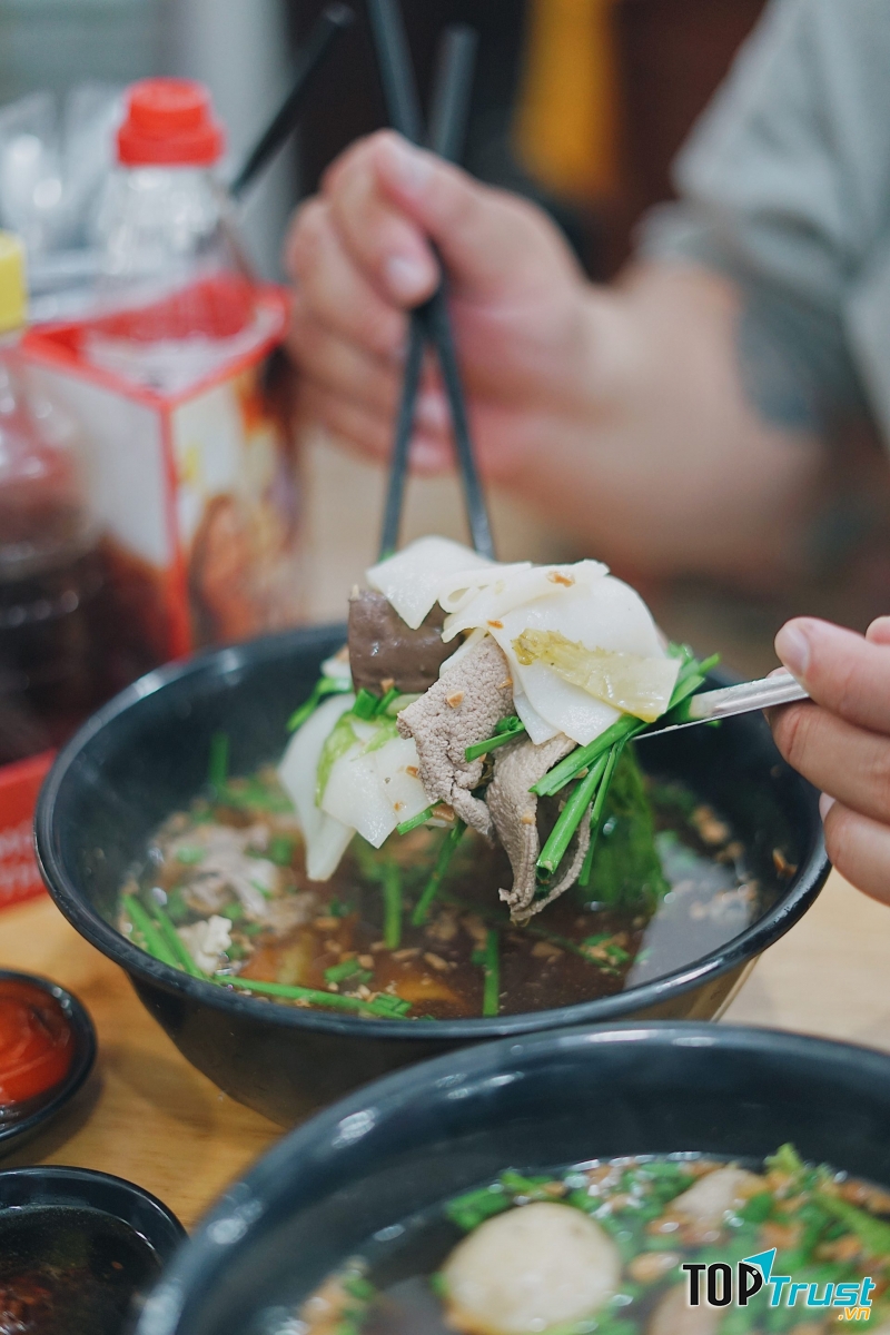 Quán Ba Chấm – Hủ Tiếu Hồ