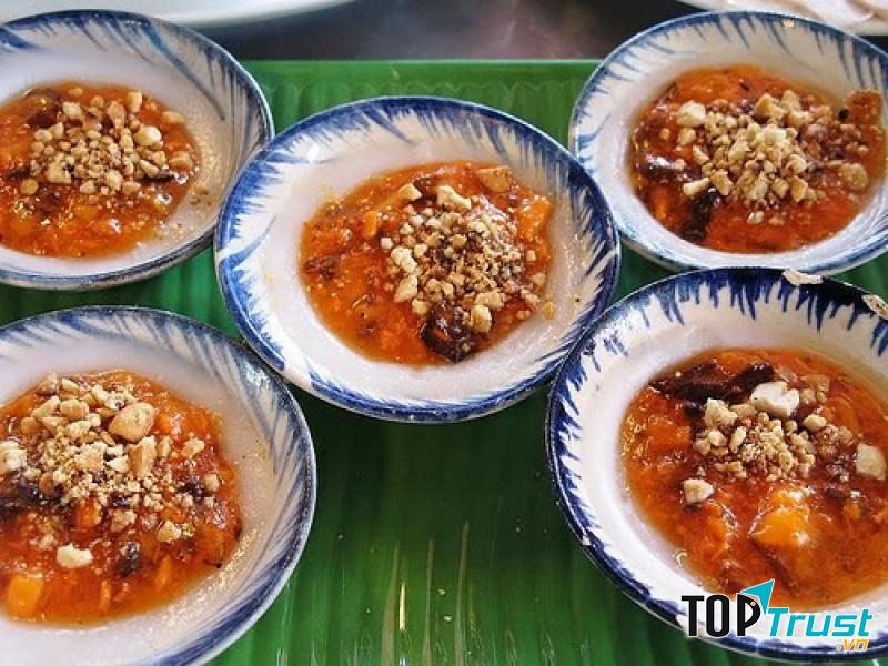 Quán Bánh bèo Bà Bé là một trong những quán ăn ngon ở Đà Nẵng mà bạn nên ghé qua thưởng thức