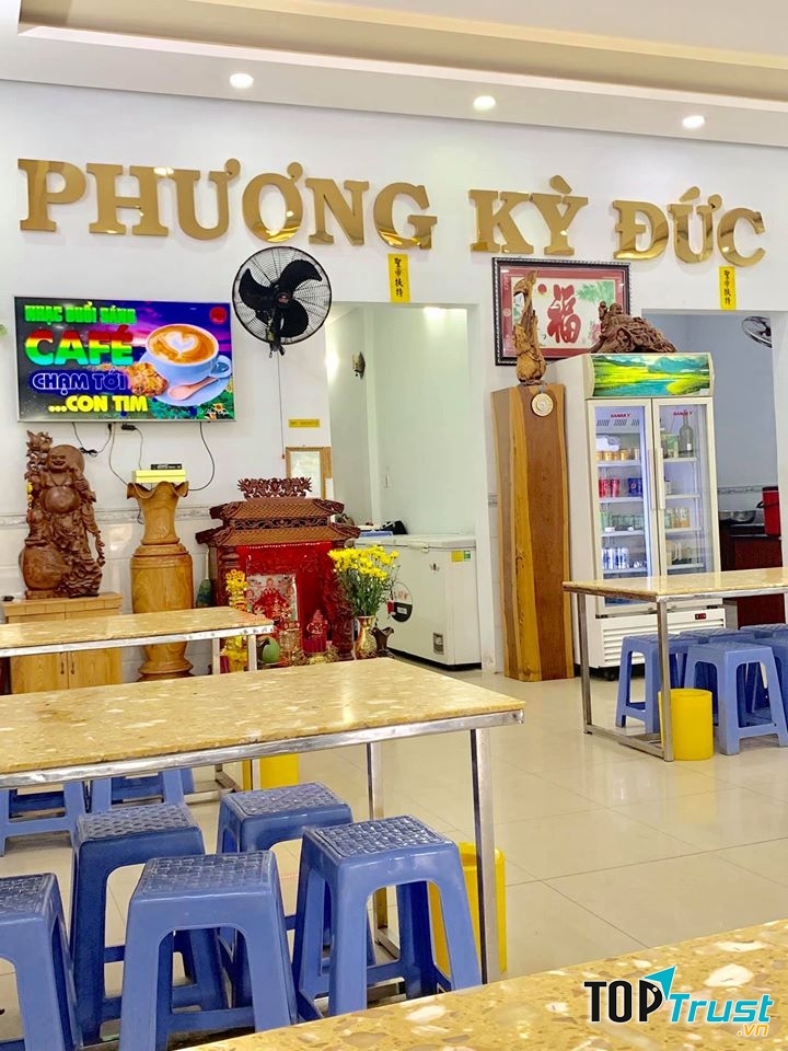 Hai bát bánh canh rất ngon và đầy đặn tại bánh canh cua Phương Kỳ Đức - Bánh Canh Cua Biển