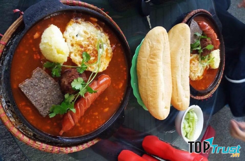 Quán bánh mì chảo Cú Xanh