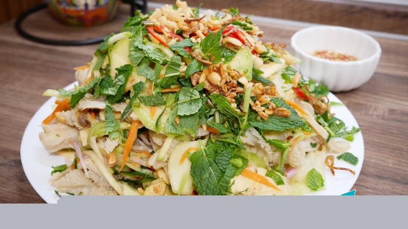 Món bê thui của nhà hàng Gió Mùa đã quá nổi tiếng rồi