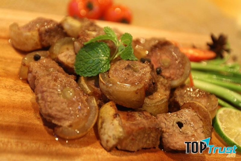 Bò Tơ Tây Ninh Tài Sanh là một trong những quán ăn ngon nhất gần Học Viện Ngân Hàng