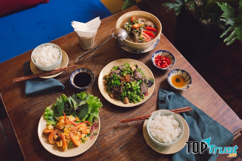 Quán Bụi - Authentic Vietnamese Cuisine