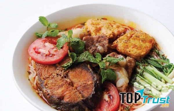 Tô bún cá cay ở Hải Phòng