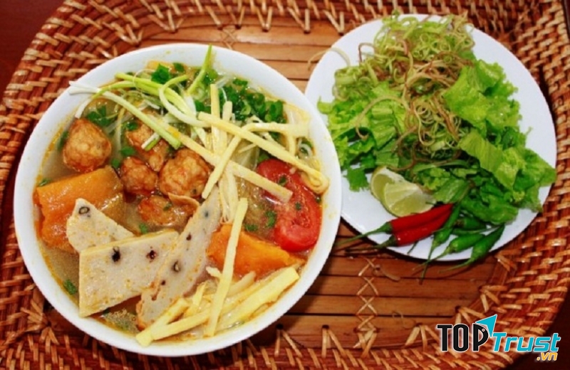 Bún chả cá - món ăn nức tiếng tại Đà Nẵng