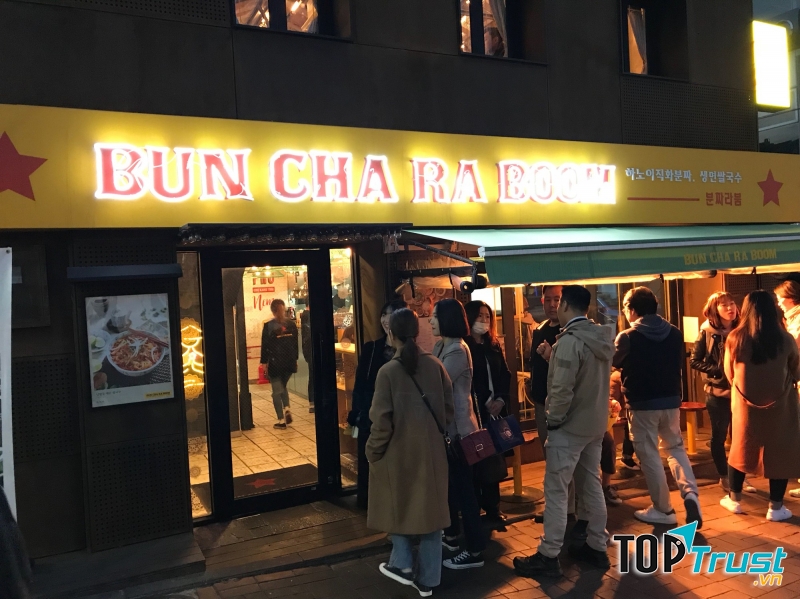 Quán Bun Cha Ra Boom