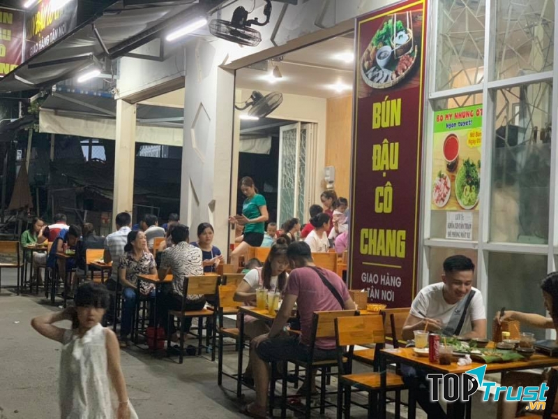 Quán Cô Chang có hai cơ sở rất rộng rãi và khang trang