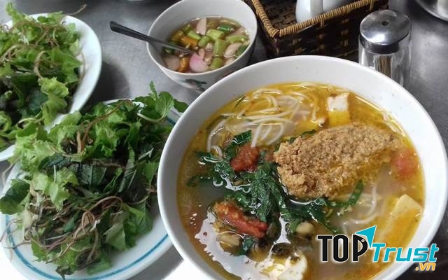 Bún riêu ốc