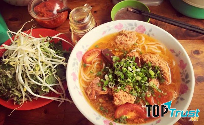 Quán bún riêu Đà Lạt dì Cảnh