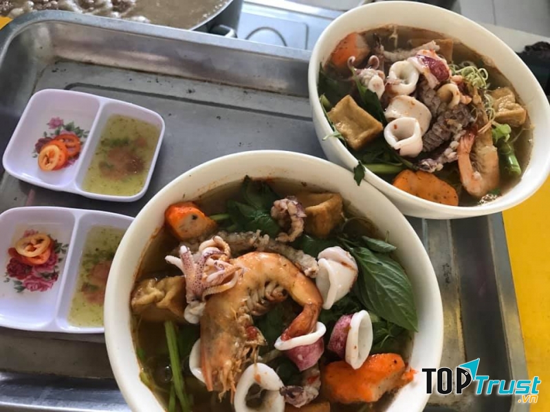 Quán Bún Thái sinh viên