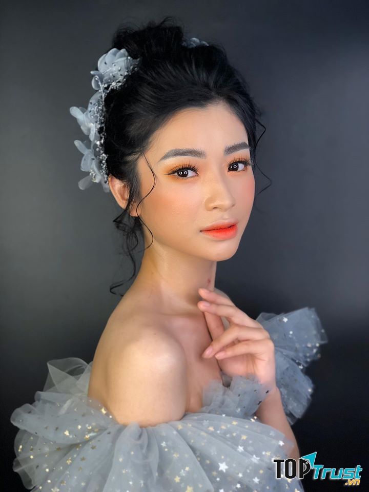 Quân Cá Makeup Academy