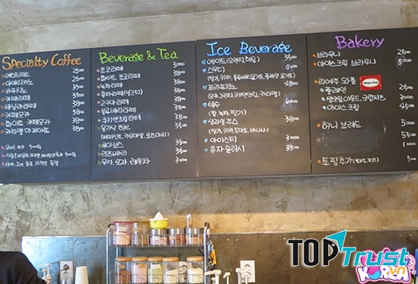 Bảng giá và menu của quán